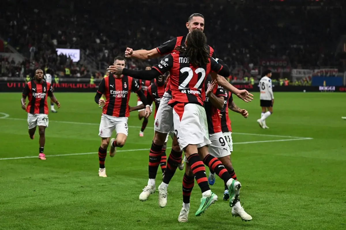 AC Milan players celebrate against Atalanta. Photo: Daniele Buffa / Image Sport via Italpress