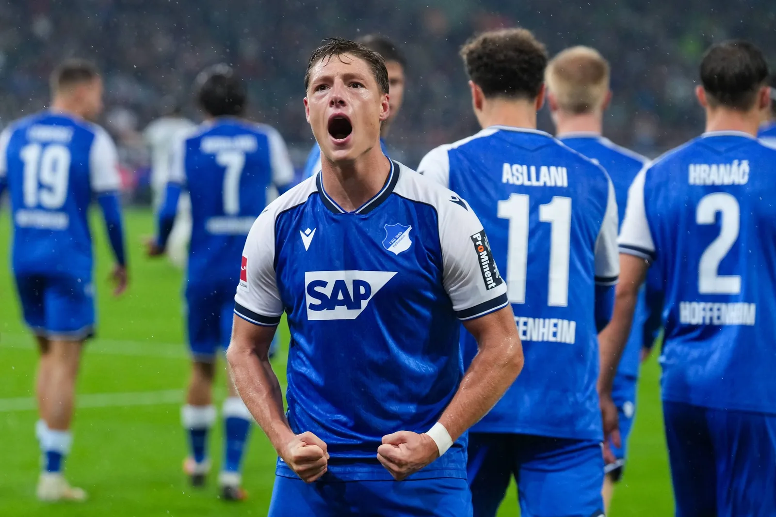 Hoffenheim players celebrate at Gladbach. Photo: IMAGO via bundesliga.com