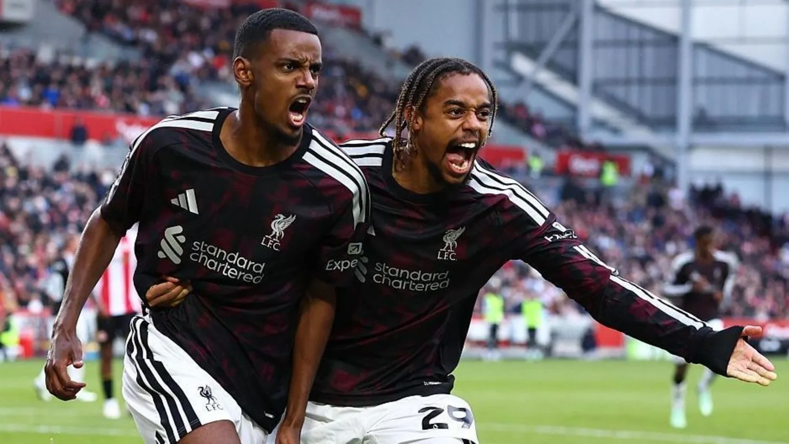 Alexander Isak celebrates with Bradley Barcola after scoring at Brentford. Photo: BBC Sport